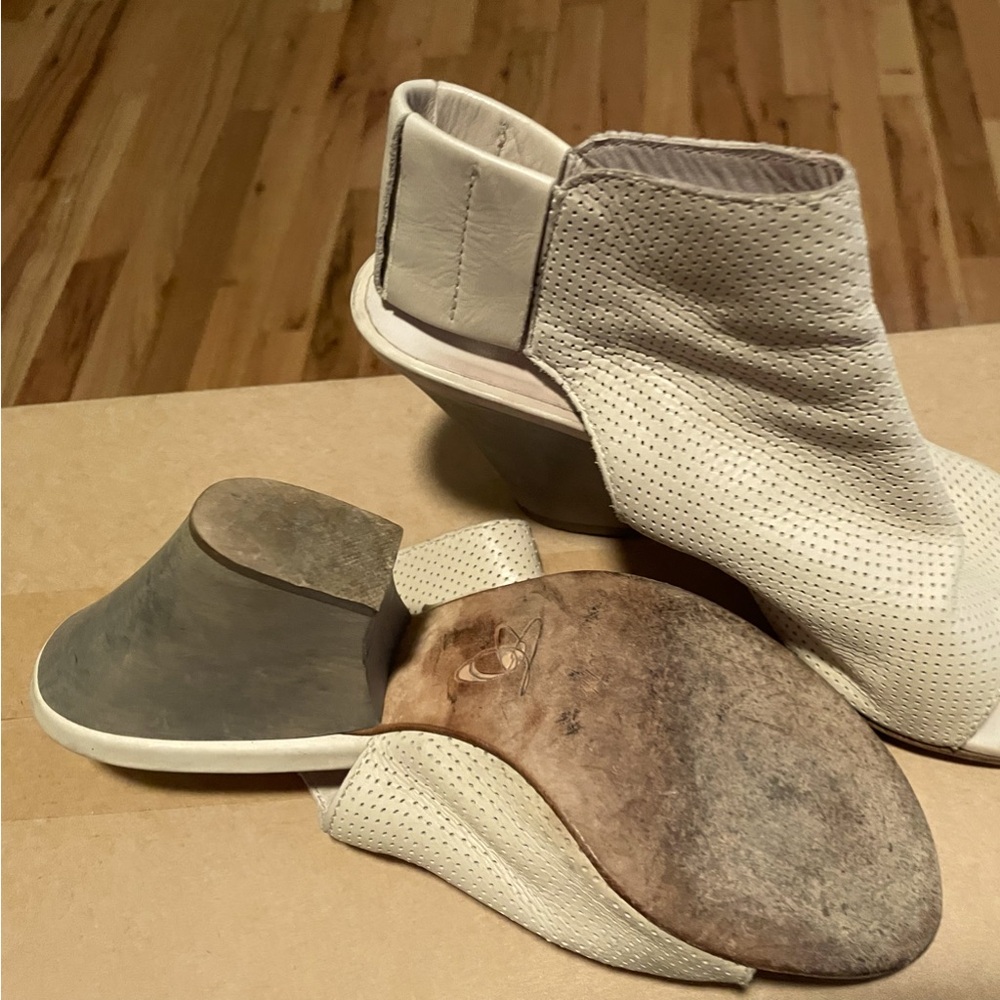 Maria Cornejo cream shoe